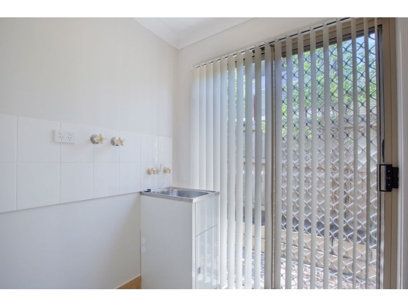 2/9 Maltman Avenue, Southport QLD 4215