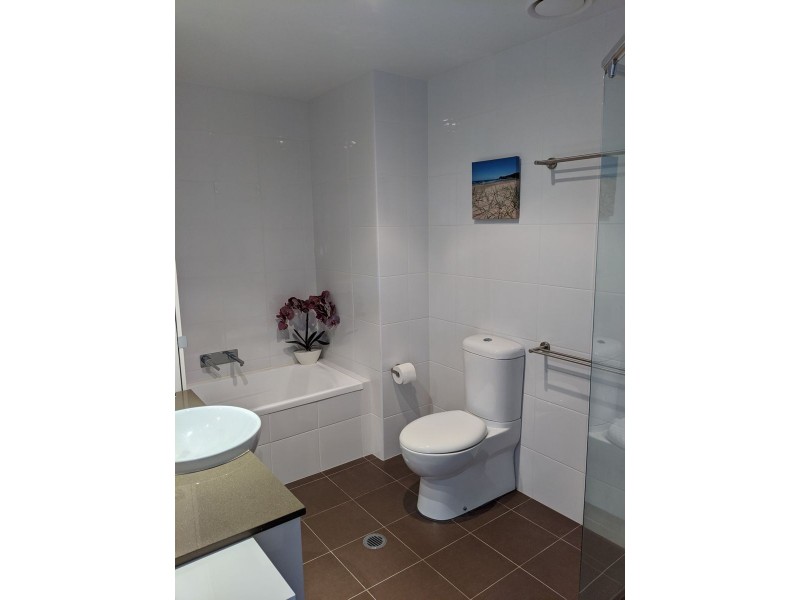 1110/2 Aqua Street, Southport QLD 4215