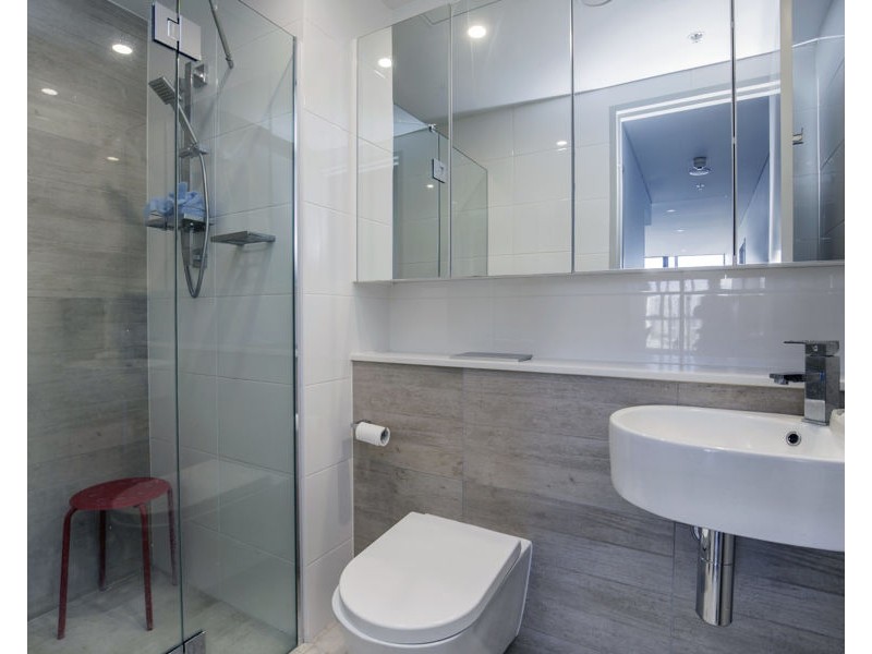 2111/2 Como Crescent, Southport QLD 4215