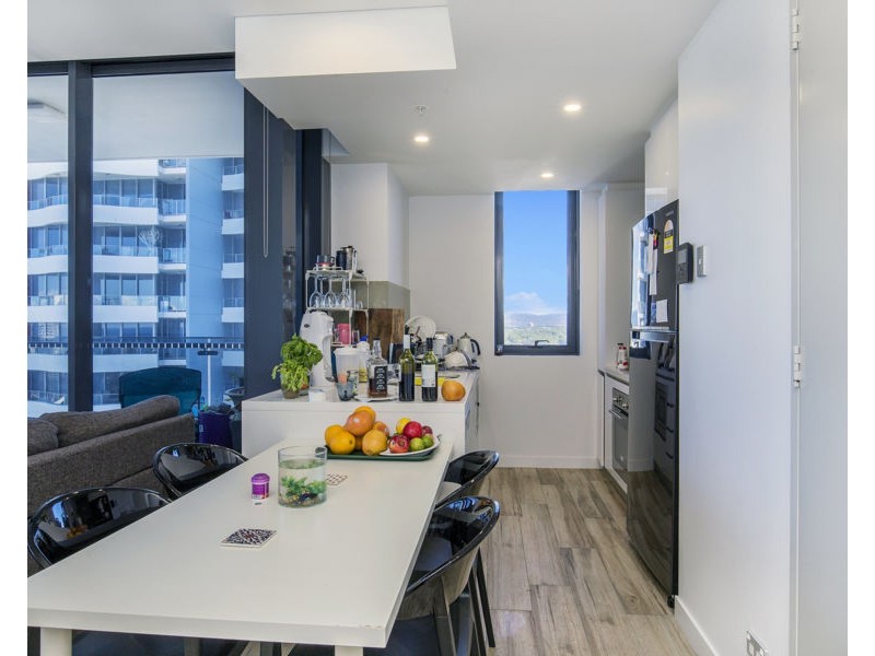 2111/2 Como Crescent, Southport QLD 4215