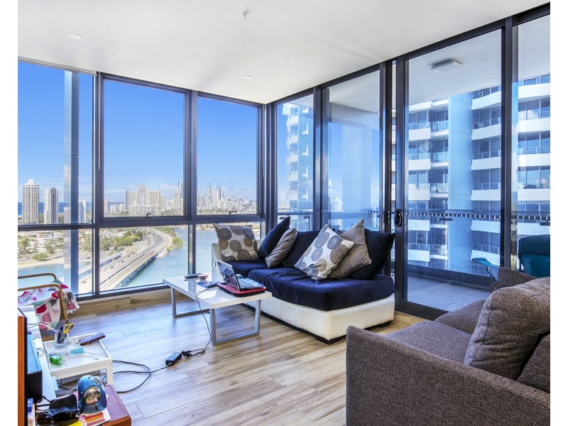 2111/2 Como Crescent, Southport QLD 4215