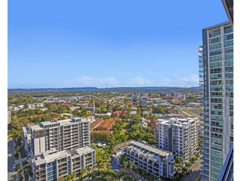 2111/2 Como Crescent, Southport QLD 4215