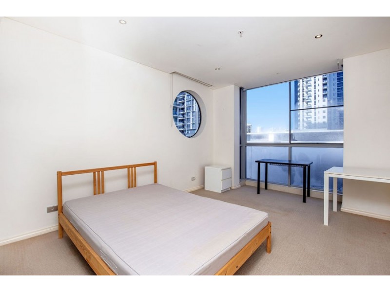 3 Como Crescent, Southport QLD 4215