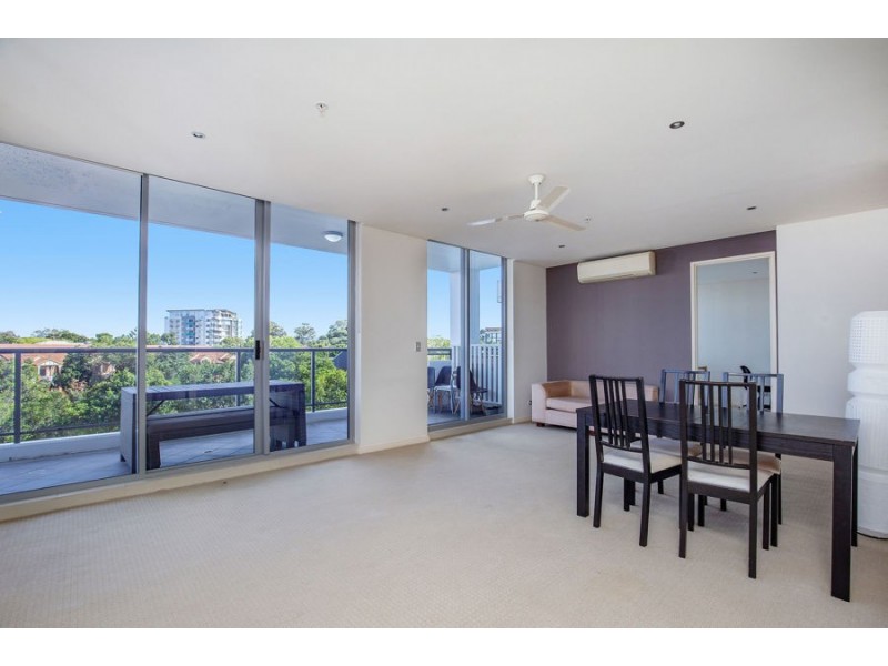 3 Como Crescent, Southport QLD 4215