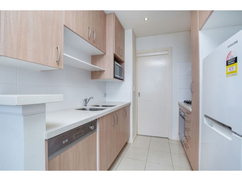 3 Como Crescent, Southport QLD 4215