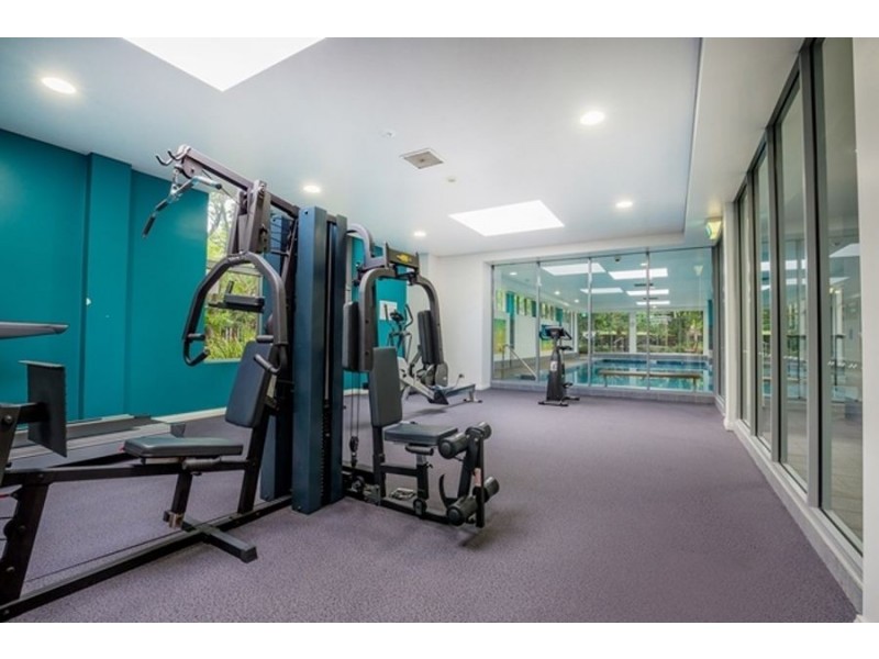 3 Como Crescent, Southport QLD 4215