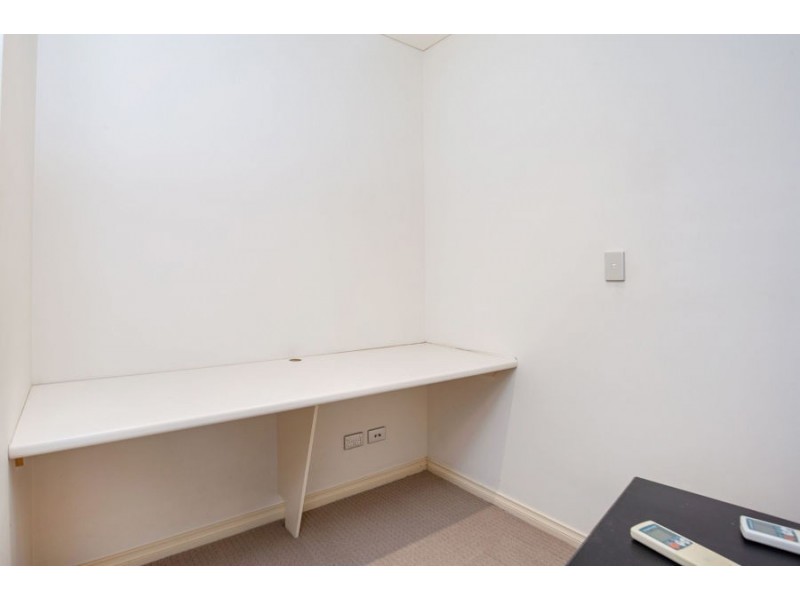 3 Como Crescent, Southport QLD 4215