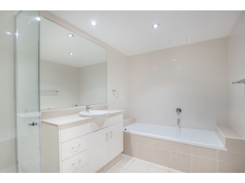 2106/1 Como Crescent, Southport QLD 4215