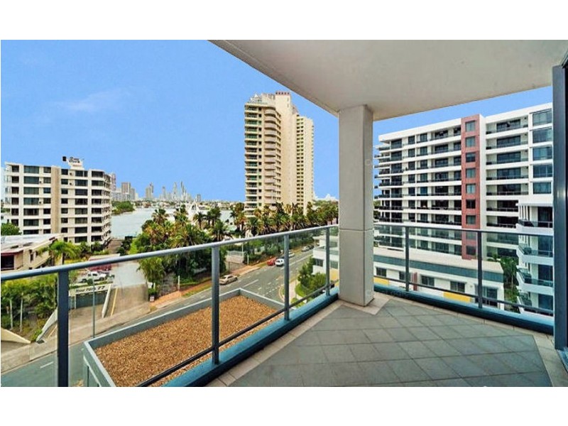 801/4 Como Crescent, Southport QLD 4215