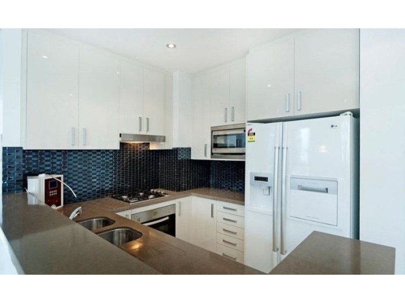 801/4 Como Crescent, Southport QLD 4215
