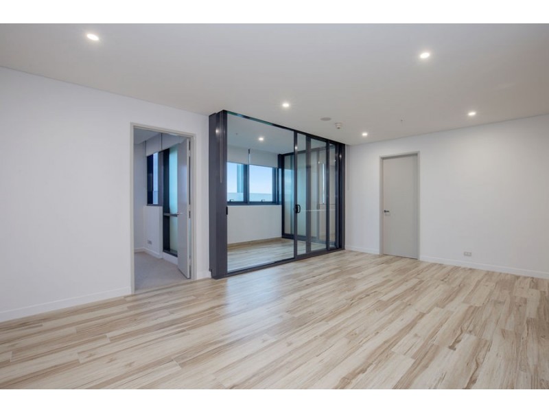 605/2 Como Crescent, Southport QLD 4215