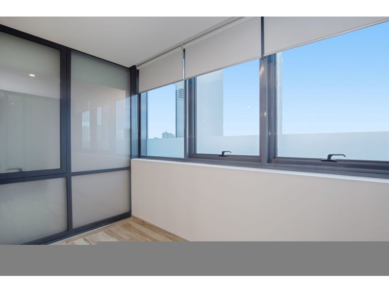 605/2 Como Crescent, Southport QLD 4215