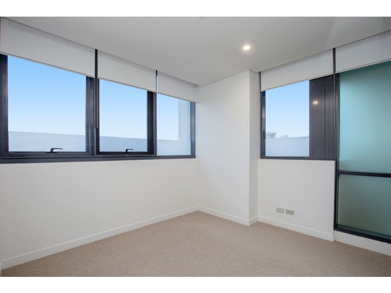 605/2 Como Crescent, Southport QLD 4215