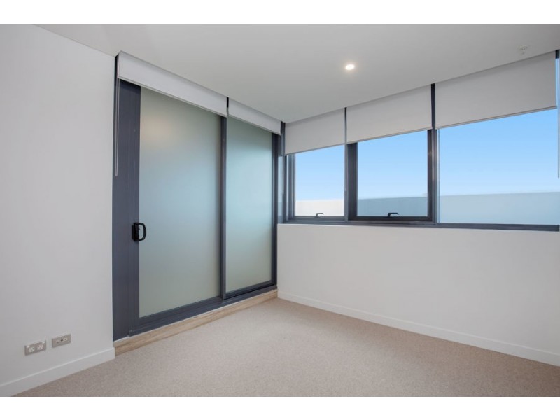 605/2 Como Crescent, Southport QLD 4215