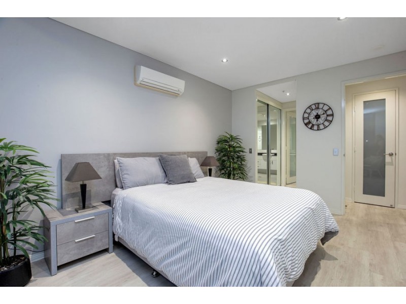 1807/2 Aqua Street, Southport QLD 4215
