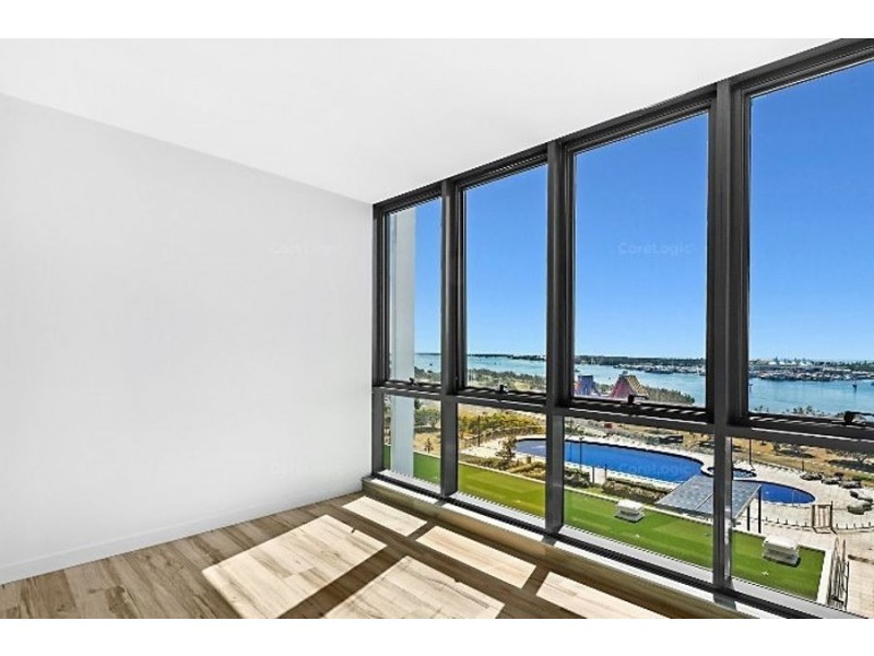 2 Como Crescent, Southport QLD 4215