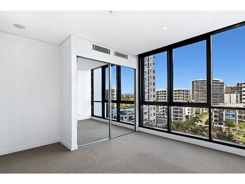 2 Como Crescent, Southport QLD 4215