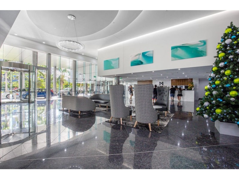 2 Como Crescent, Southport QLD 4215