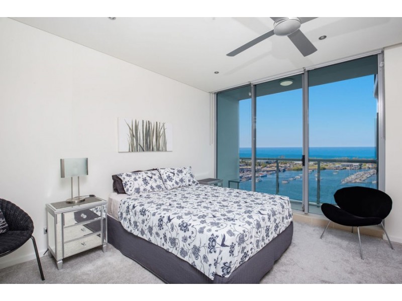 1 Como Crescent, Southport QLD 4215