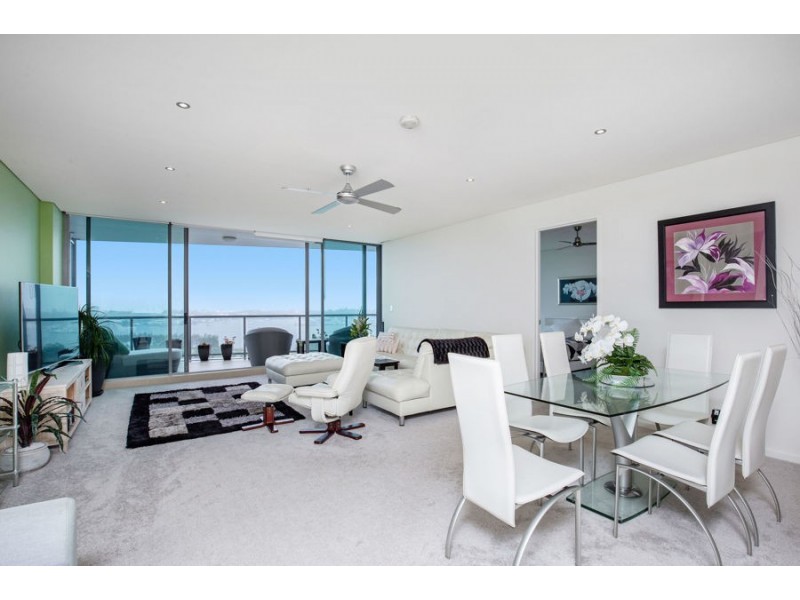 1 Como Crescent, Southport QLD 4215