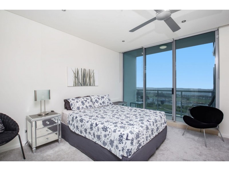 1 Como Crescent, Southport QLD 4215