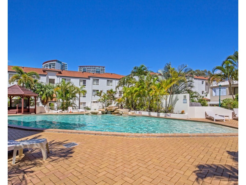 23/106 Marine Parade, Southport QLD 4215