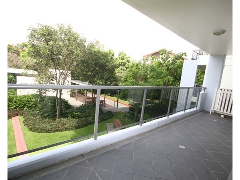 313/3 Como Crescent, Southport QLD 4215