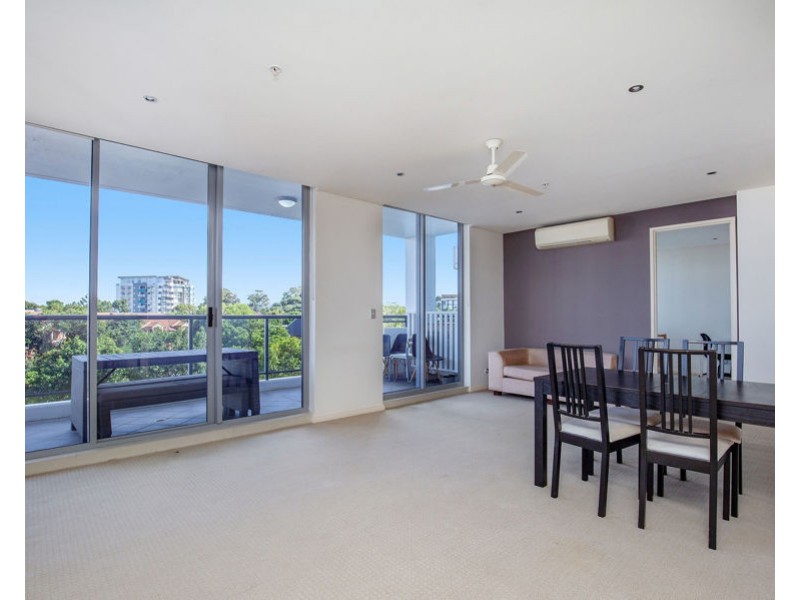 313/3 Como Crescent, Southport QLD 4215