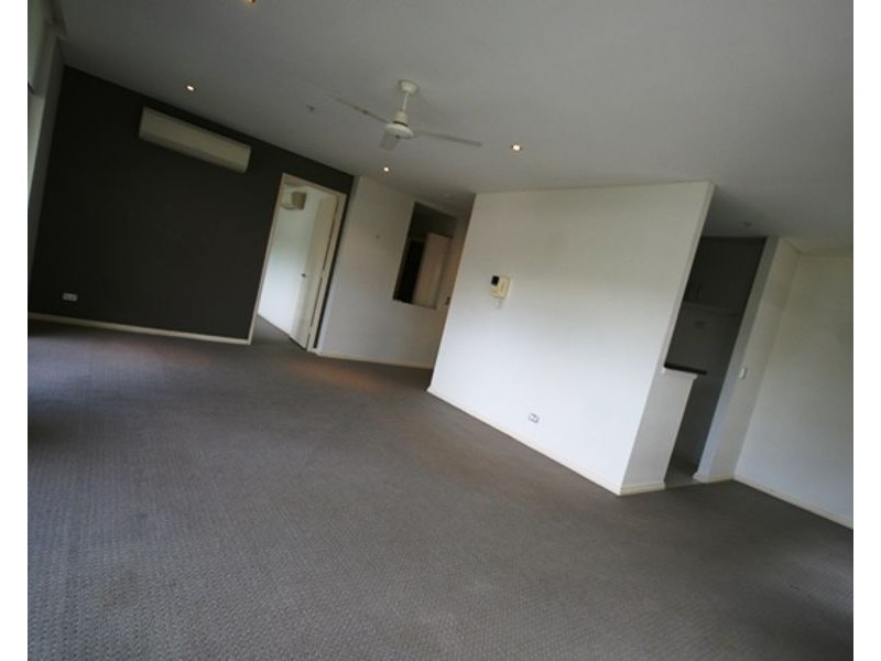 313/3 Como Crescent, Southport QLD 4215