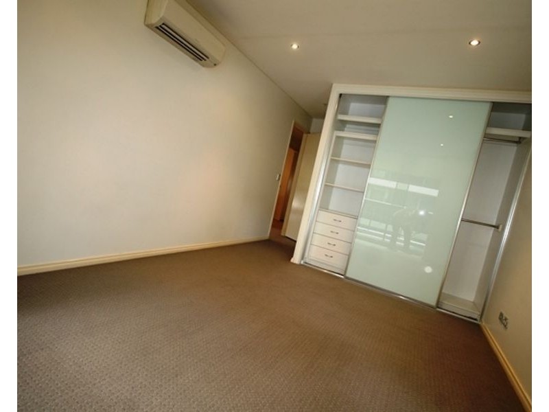 313/3 Como Crescent, Southport QLD 4215