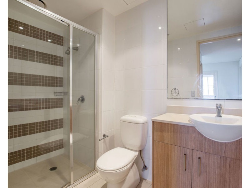 313/3 Como Crescent, Southport QLD 4215