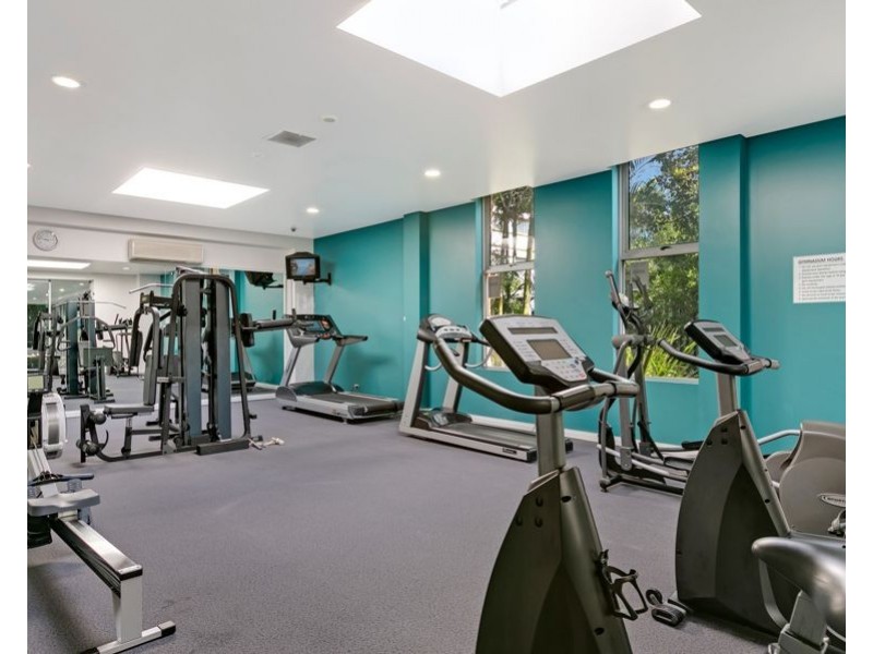 313/3 Como Crescent, Southport QLD 4215