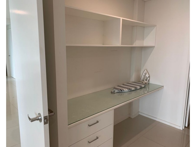 1606/1 Como Crescent, Southport QLD 4215