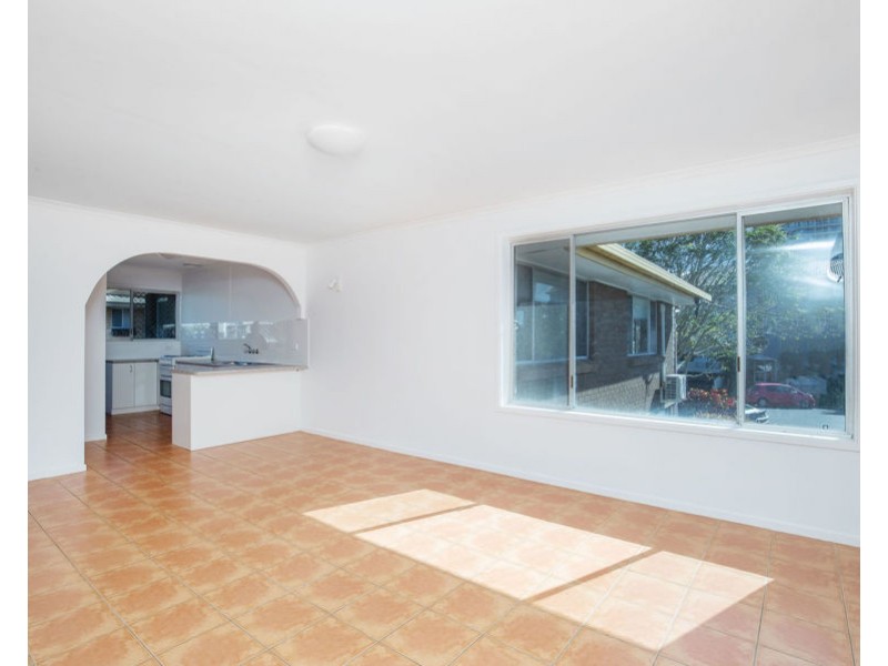 2/4 Vernia Place, Biggera Waters QLD 4216