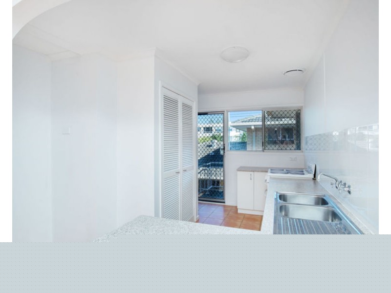 2/4 Vernia Place, Biggera Waters QLD 4216