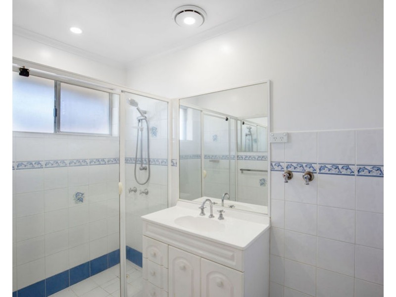 2/4 Vernia Place, Biggera Waters QLD 4216
