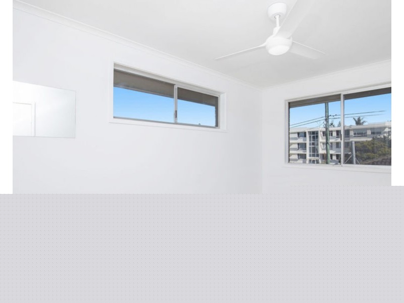 2/4 Vernia Place, Biggera Waters QLD 4216