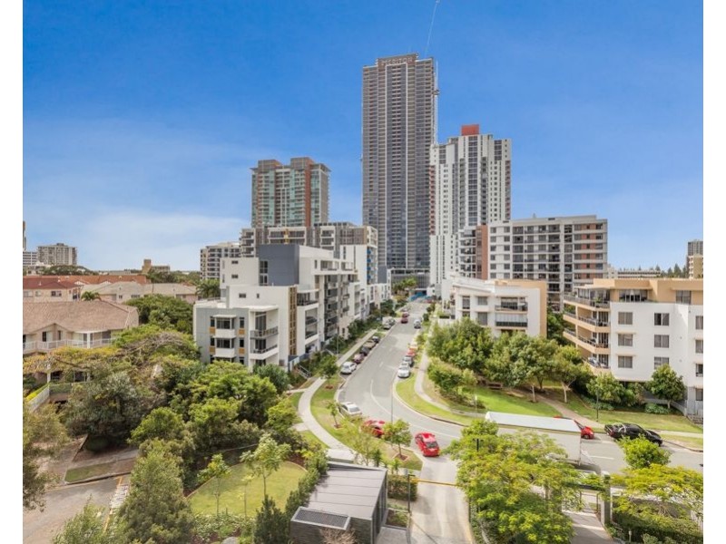 910/2 Aqua Street, Southport QLD 4215