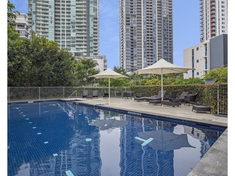 6 Aqua Street, Southport QLD 4215