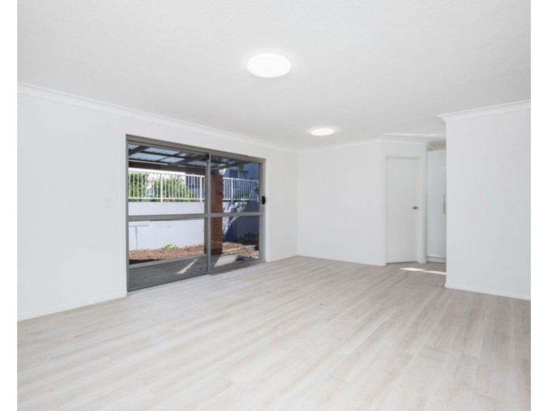 2/9 Taylor Street, Biggera Waters QLD 4216