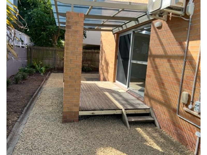2/9 Taylor Street, Biggera Waters QLD 4216