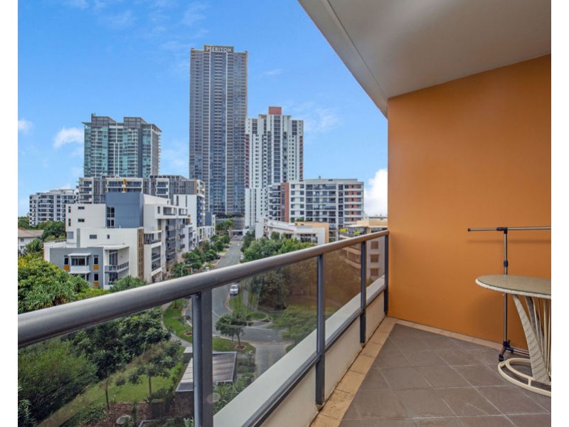 2 Aqua Street, Southport QLD 4215