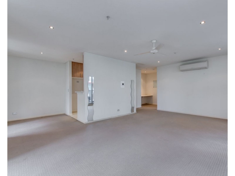 312/3 Como Crescent, Southport QLD 4215