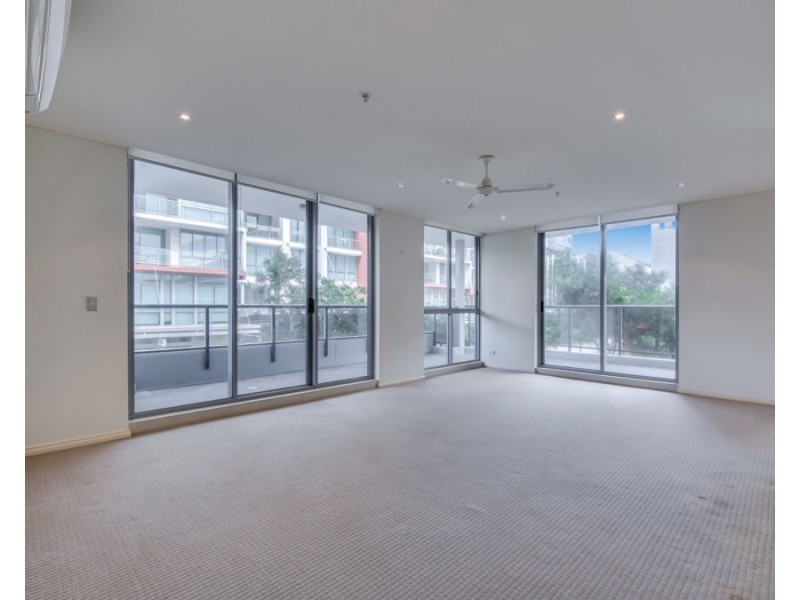 312/3 Como Crescent, Southport QLD 4215