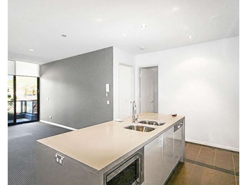 413/2 Aqua Street, Southport QLD 4215