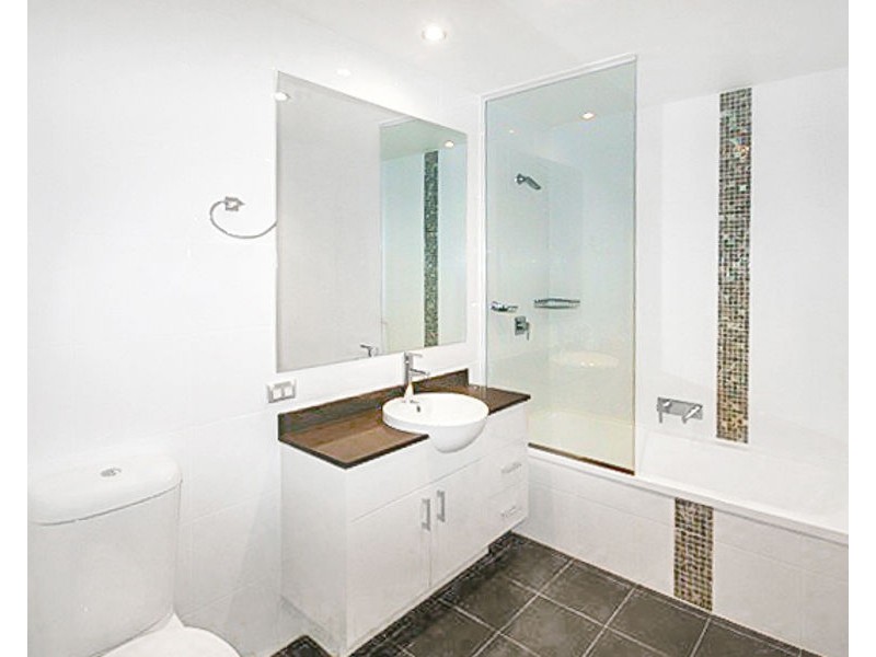 413/2 Aqua Street, Southport QLD 4215