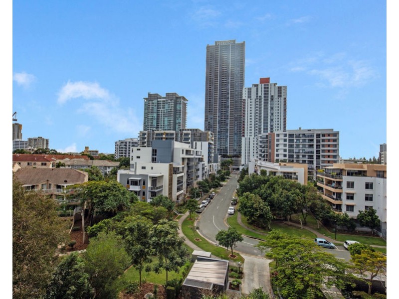 910/2 Aqua Street, Southport QLD 4215