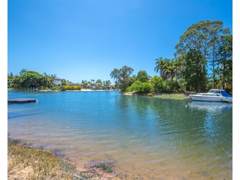 5 Bermuda Street, Broadbeach Waters QLD 4218