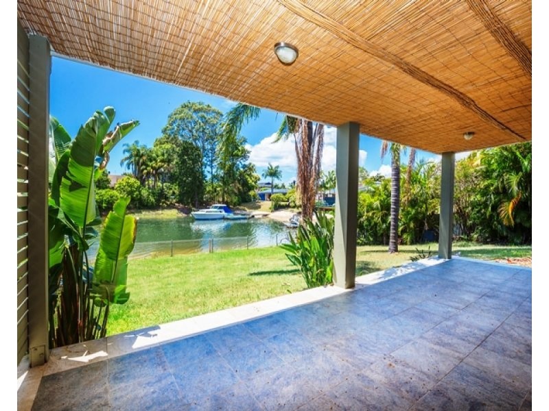 5 Bermuda Street, Broadbeach Waters QLD 4218