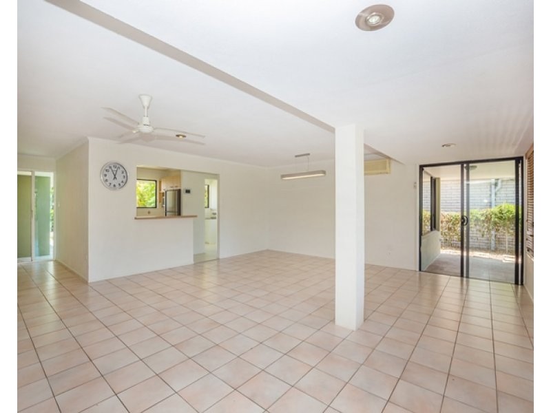 5 Bermuda Street, Broadbeach Waters QLD 4218